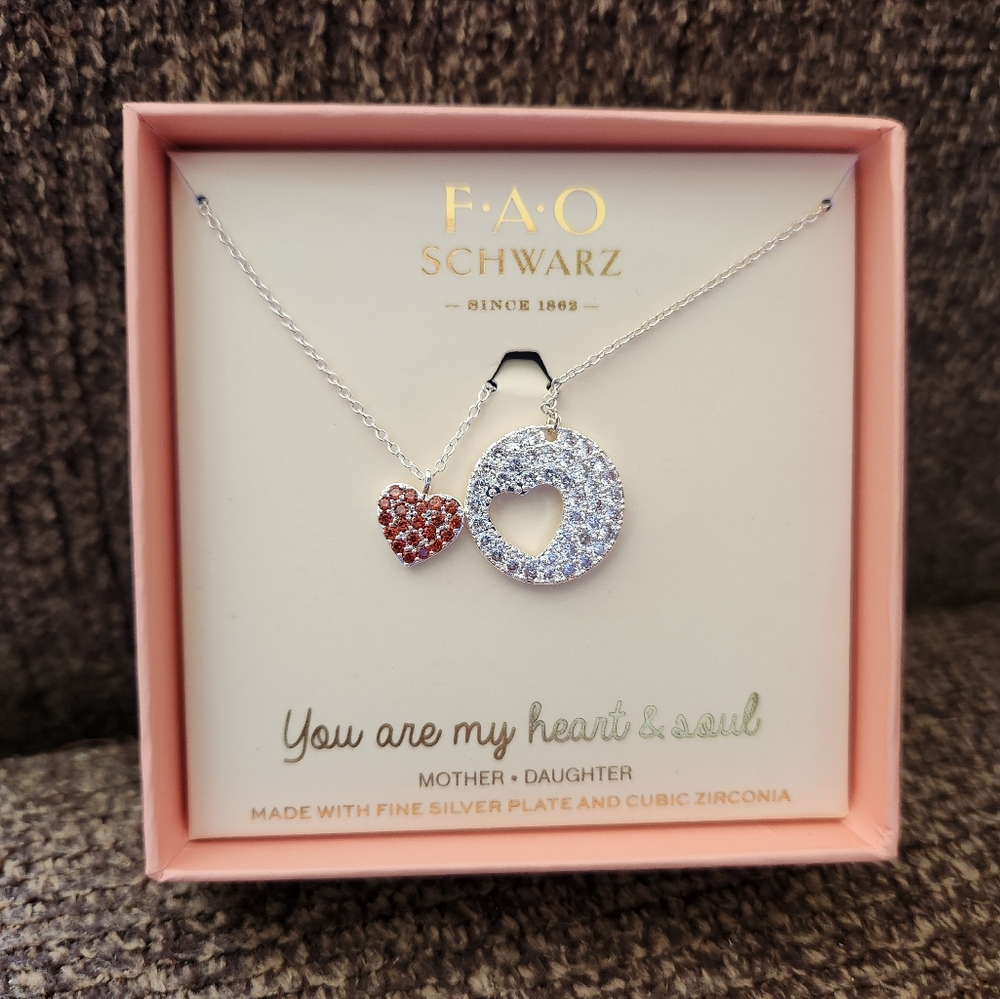 FAO Schwarz Mother Daughter Heart Necklace Set New In Box